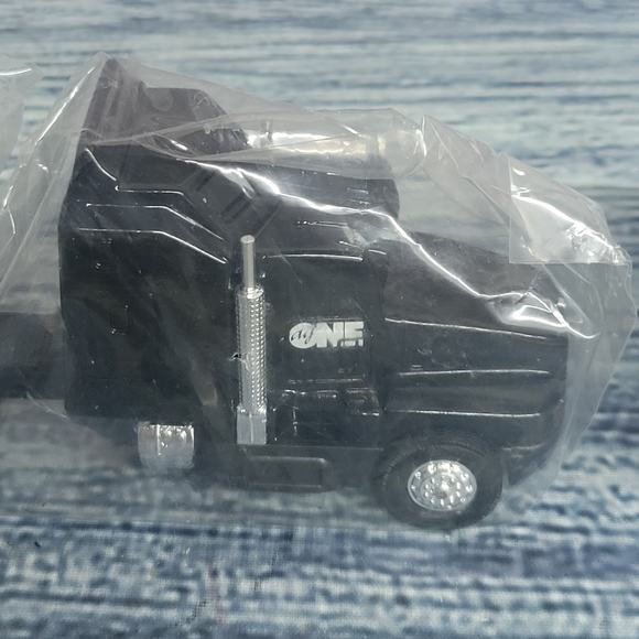 Vtg Ertl 1/64 scale Diecast AG ONE By White-New Idea semi tractor trailer black - Picture 8 of 12